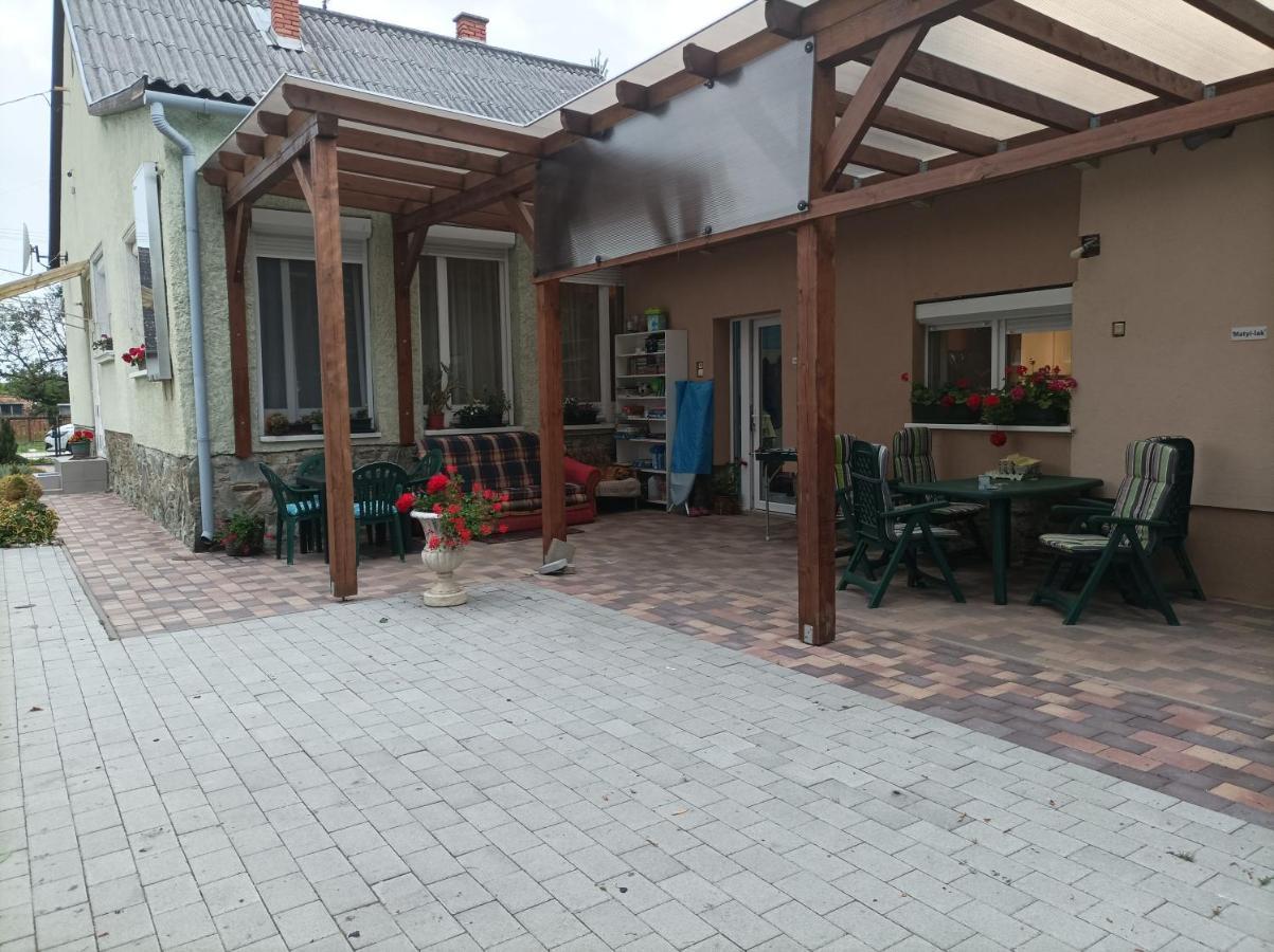 Csilla Apartman Balogunyom Esterno foto